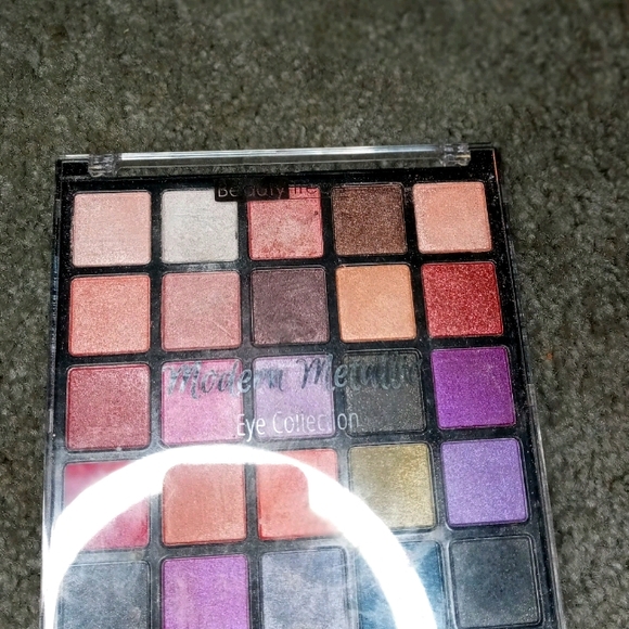 Modern metallic eye collection - Picture 2 of 4